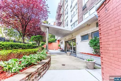 2160 Center Avenue 4U #4U, Fort Lee, NJ 07024 - Photo 2