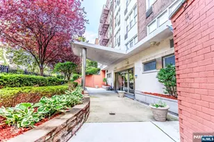 2160 Center Ave 4U, Fort Lee, NJ 07024 - Photo 2