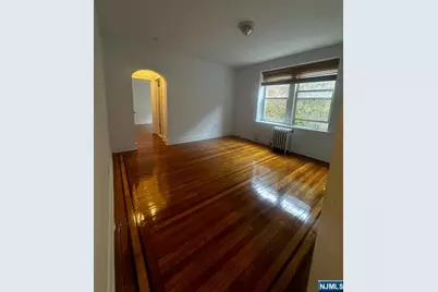 311 Queen Anne 4 #4, Teaneck Township, NJ 07666 - Photo 2