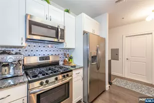 90 Clinton 206, Newark, NJ 07114 - Photo 14