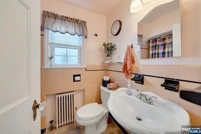 258 Ross Avenue, Hackensack, NJ 07601 - Photo 22