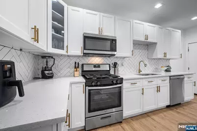 725 4th Street, Secaucus, NJ 07094 - Photo 10