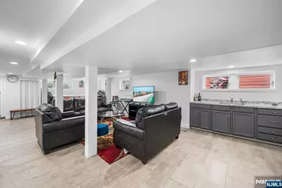 725 4th Street, Secaucus, NJ 07094 - Photo 26