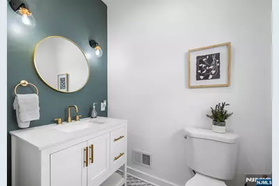 725 4th Street, Secaucus, NJ 07094 - Photo 12