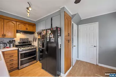 179 Prospect Street, Hasbrouck Heights, NJ 07604 - Photo 8