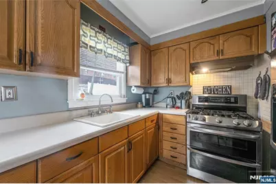 179 Prospect Street, Hasbrouck Heights, NJ 07604 - Photo 6