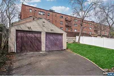 179 Prospect Street, Hasbrouck Heights, NJ 07604 - Photo 22