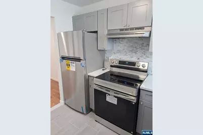 205 Bergen Turnpike 2E #2E, Ridgefield Park, NJ 07066 - Photo 4