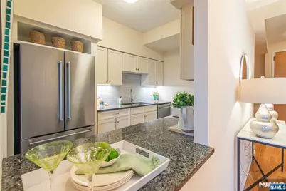 10 Smith Manor Boulevard 815 #815, West Orange Township, NJ 07052 - Photo 20