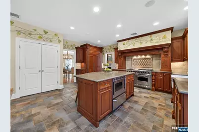 70 Hummingbird Court, Wyckoff Township, NJ 07481 - Photo 18