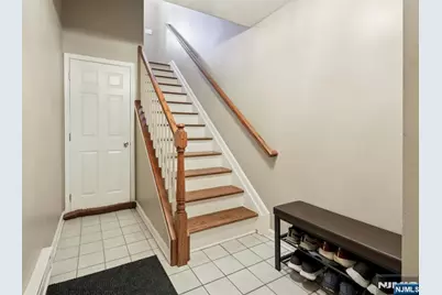 273 Roslyn Court 273 #273, West New York, NJ 07093 - Photo 32