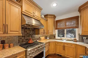 122 Brewster Rd, Wyckoff Township, NJ 07481 - Photo 16