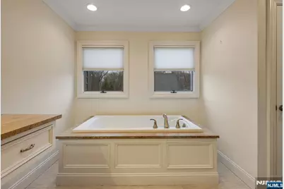 122 Brewster Road, Wyckoff Township, NJ 07481 - Photo 32