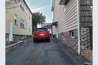 709 Kingsland Avenue, Ridgefield, NJ 07657 - Photo 2