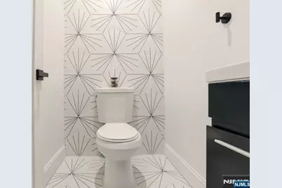 403 Lawnridge Road, Orange, NJ 07050 - Photo 22