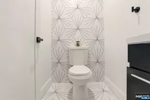 403 Lawn Ridge Rd, Orange, NJ 07050 - Photo 22