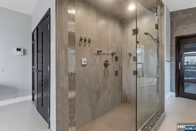 760 Undercliff B #B, Edgewater, NJ 07020 - Photo 8