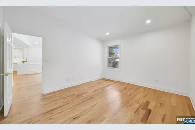 6 Colony, North Caldwell, NJ 07006 - Photo 18