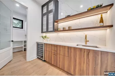 17 Belvedere Drive, Livingston, NJ 07039 - Photo 6