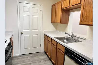 1142 Stafford Street, Mahwah, NJ 07430 - Photo 8