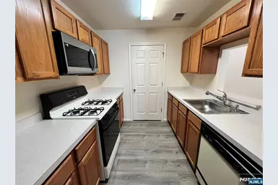 1142 Stafford Street, Mahwah, NJ 07430 - Photo 6