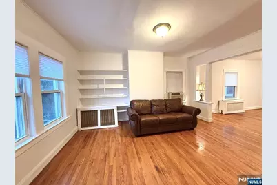 283 Mortimer Avenue 2nd Fl #2nd fl, Rutherford, NJ 07070 - Photo 4