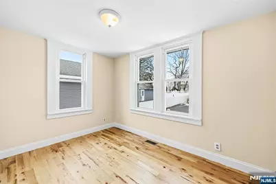 125 Henry Street, Hasbrouck Heights, NJ 07604 - Photo 18