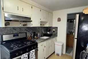 542 Prospect Pl, Lyndhurst Township, NJ 07071 - Photo 4