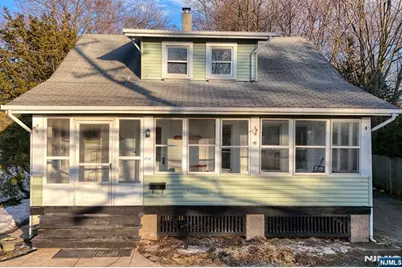 754 Wyckoff Avenue, Wyckoff Township, NJ 07481 - Photo 2