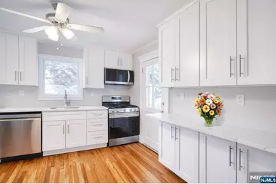 754 Wyckoff Avenue, Wyckoff Township, NJ 07481 - Photo 8