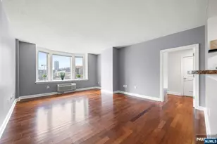 5105 City Pl 5105, Edgewater, NJ 07020 - Photo 2