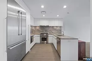 320 Adolphus Ave 812, Cliffside Park, NJ 07010 - Photo 4