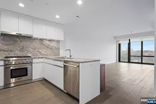 320 Adolphus Ave 812, Cliffside Park, NJ 07010 - Photo 2