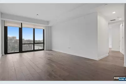 320 Adolphus Avenue 812 #812, Cliffside Park, NJ 07010 - Photo 8