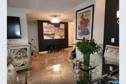 160 Overlook Avenue 4C #4C, Hackensack, NJ 07601 - Photo 2