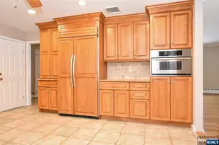 339 Kay Ln, Wyckoff Township, NJ 07481 - Photo 10