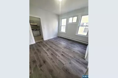 54-56 Lindsley Place 1R #1R, East Orange, NJ 07018 - Photo 4