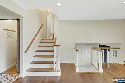 18-00 Scialla Court, Fair Lawn, NJ 07410 - Photo 6