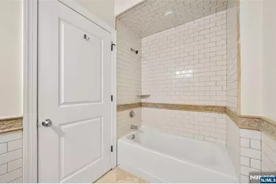 255 Laird 1 #1, Cliffside Park, NJ 07010 - Photo 16