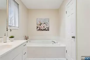 192 Clarken Dr, West Orange Township, NJ 07052 - Photo 16