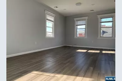 487 Summit Avenue 2nd Floor #2nd floor, Fort Lee, NJ 07024 - Photo 4