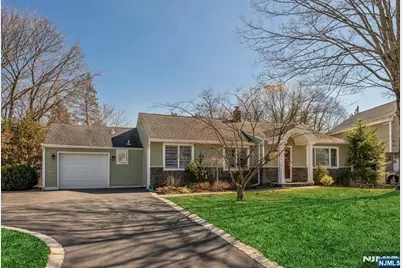 8 Prescott Road, Ho Ho Kus, NJ 07423 - Photo 1