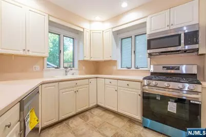 208 Saint Nicholas Avenue, Englewood, NJ 07631 - Photo 12