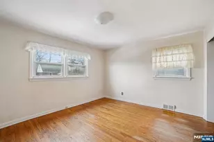 18 Byrne Pl, Bergenfield, NJ 07621 - Photo 10