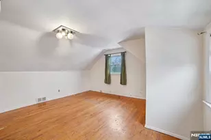 18 Byrne Pl, Bergenfield, NJ 07621 - Photo 20