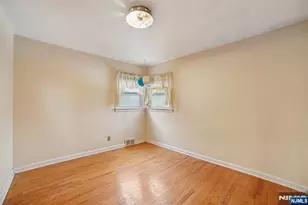 18 Byrne Pl, Bergenfield, NJ 07621 - Photo 14
