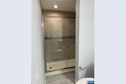 215 Elm Avenue 2 #2, Teaneck Township, NJ 07666 - Photo 14