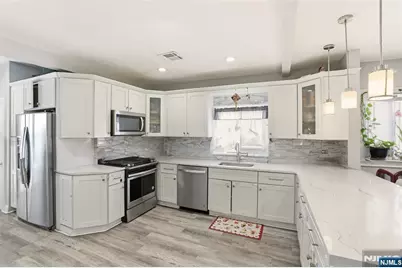 41 15th Avenue, Elmwood Park, NJ 07407 - Photo 10
