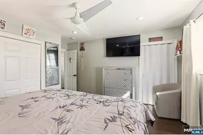 41 15th Avenue, Elmwood Park, NJ 07407 - Photo 14