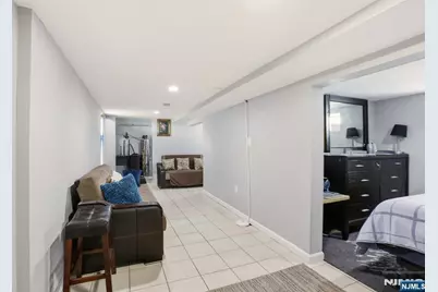 41 15th Avenue, Elmwood Park, NJ 07407 - Photo 20